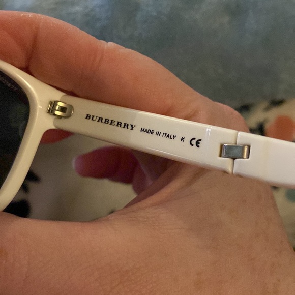 Burberry White Foldable Sunglasses-Like New! - Picture 8 of 10